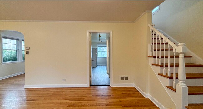 Photo - 5205 W Foster Ave