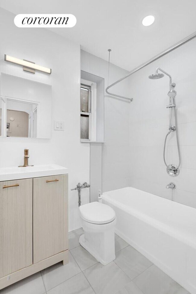 Photo - 76-15 35th Ave