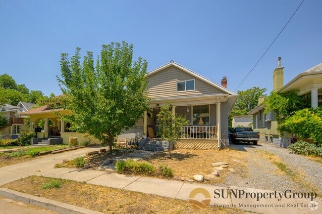 Building Photo - 662 Conway Ct E Unit 3 Rental