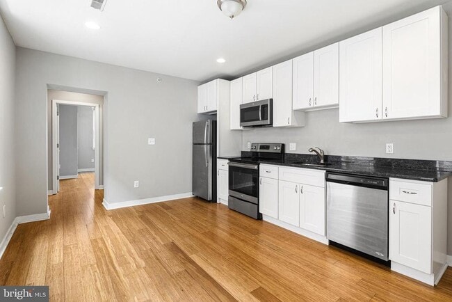 Building Photo - 616 S 4th St Unit 2R