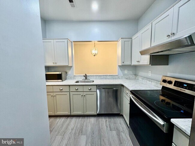 Photo - 606 Moonglow Rd Unit 103