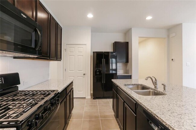 Photo - 2233 Ringstaff Rd
