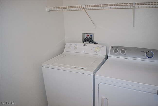 Building Photo - 9037 W Victor Creek Ave