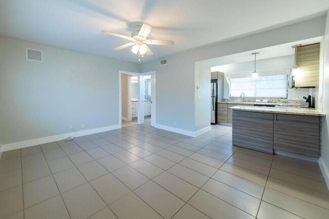 Photo - 64 Isle of Venice Dr Unidad 22