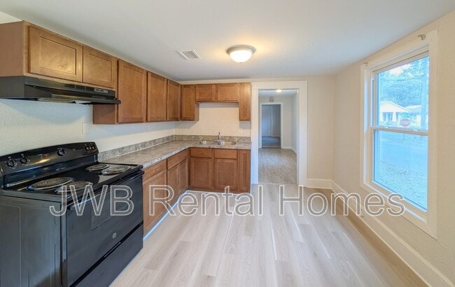 Photo - 203 Spring St