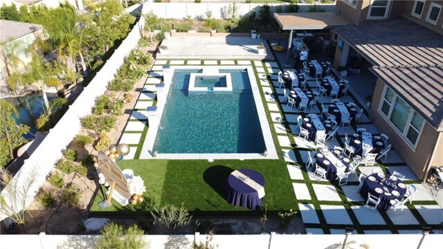 Photo - 2257 Praed St