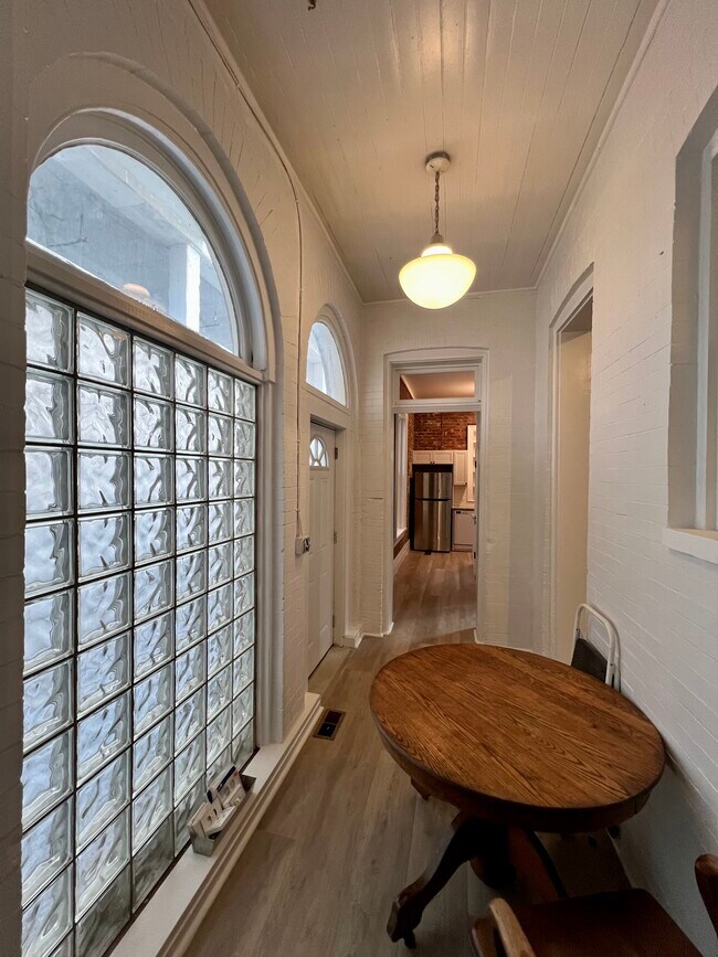 Photo - 625 7th Ave S