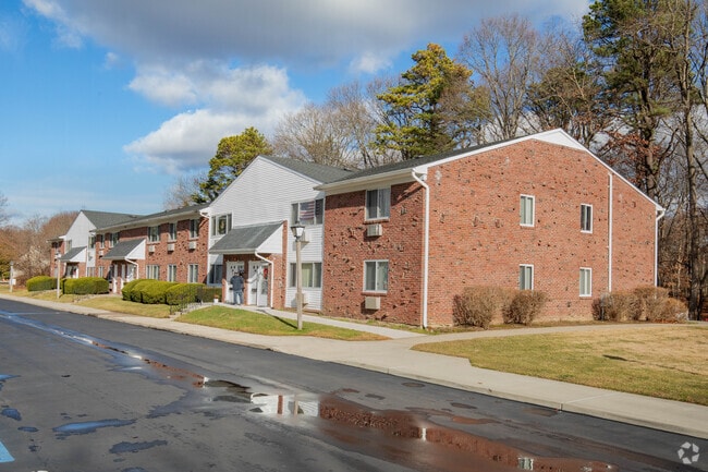 1507 Round Pond Rd