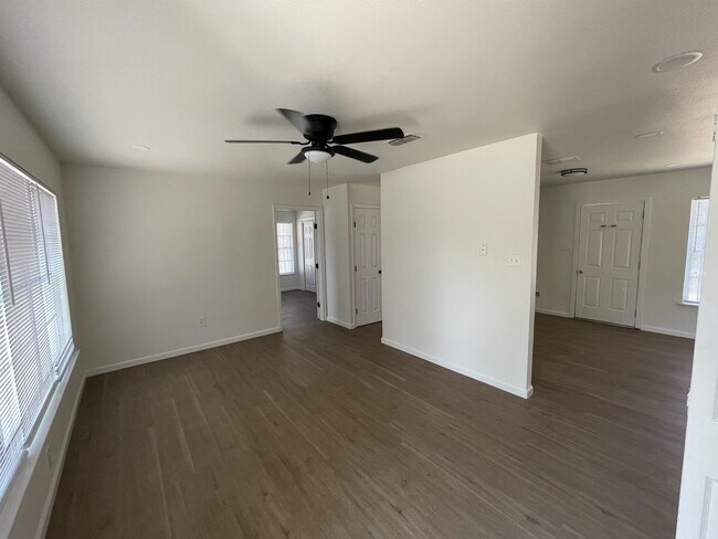 5547 Stonybrook Dr