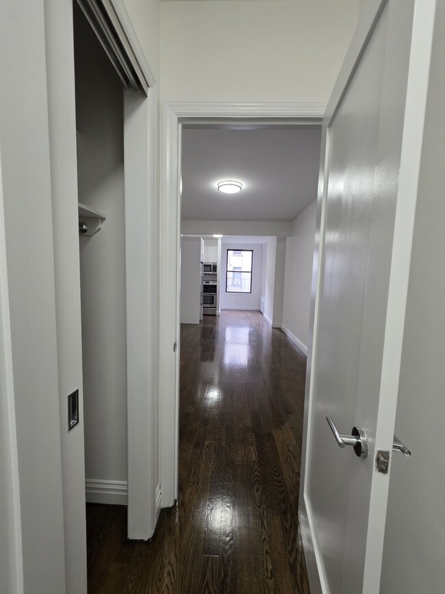 Photo - 216 E 89th St Unit Ev3w