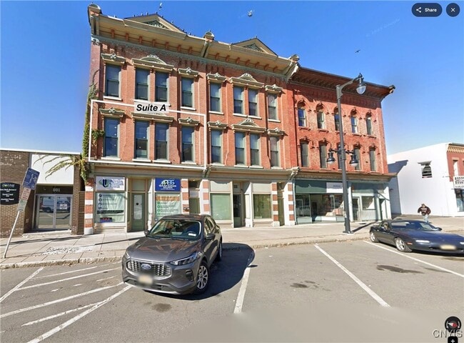 Building Photo - 807-13 N Salina St