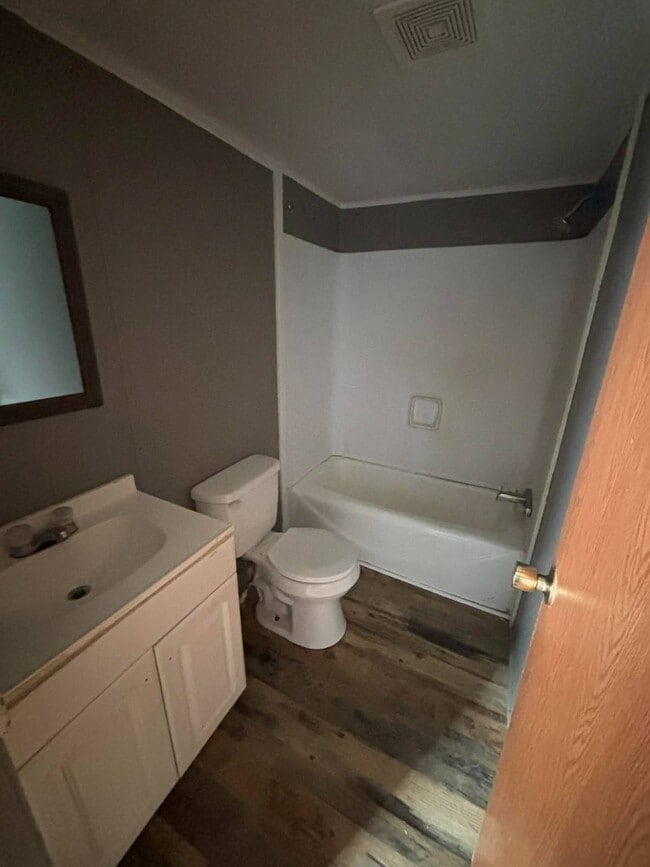 Photo - 114 Yarbro Rd