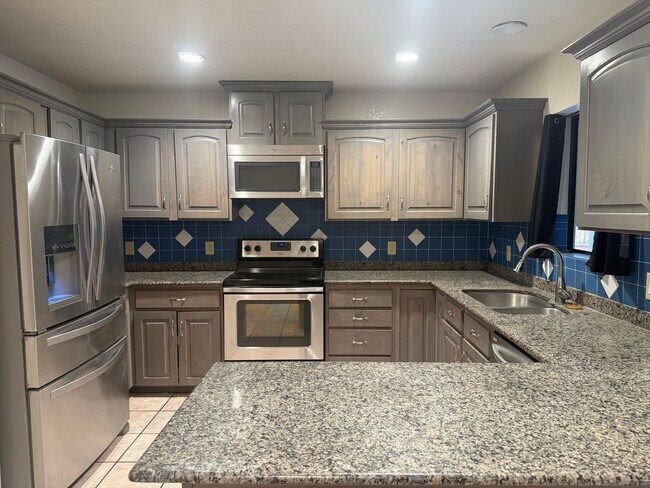 Photo - Spacious 3 Bedroom 2 Bath Contact Property Pros Property Management