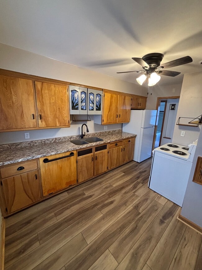 Photo - 361 N 62nd St