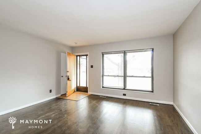 Photo - 255 Paul Ave