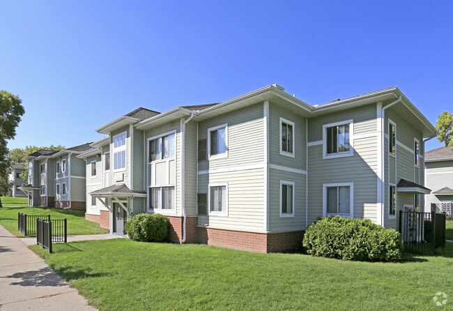 Photo - Cecil Newman Apartments