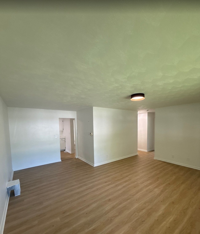 Photo - 2200 Yorkshire Pl