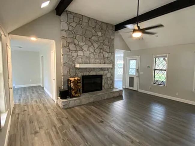 Photo - 332 Cedar Dr