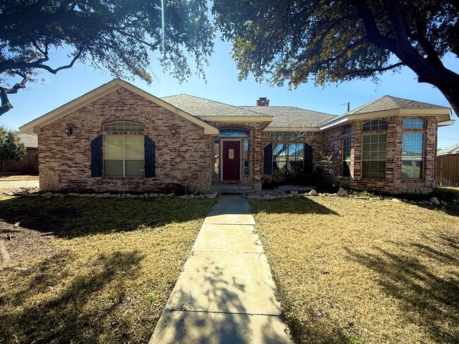 Building Photo - 3611 Springmont Dr