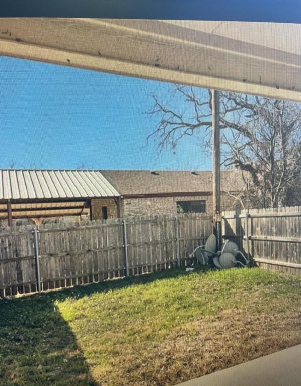 Photo - 106 Bluebonnet St