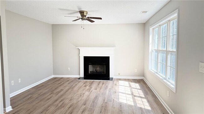 Photo - 273 Bainbridge Cir