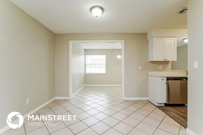 Photo - 1401 E 6th St