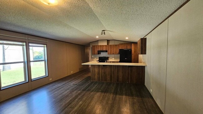 Photo - 2201 S Anna St