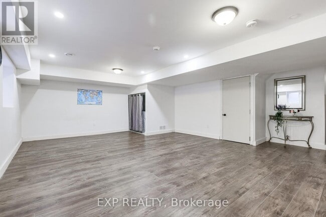 Photo - 1527 Merrittville Hwy