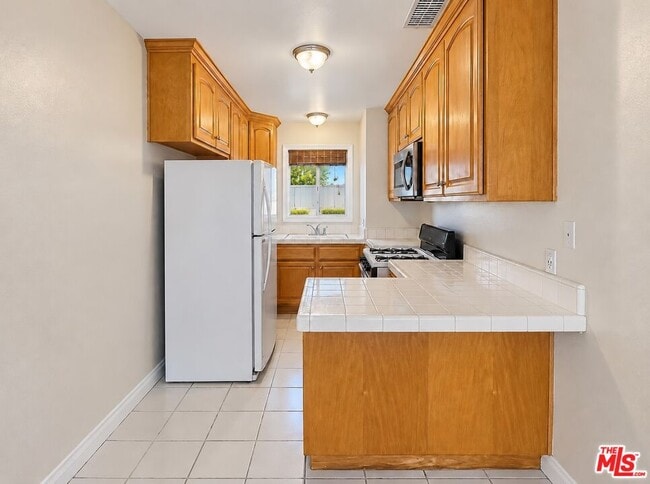 Photo - 11735 Valley View Ave