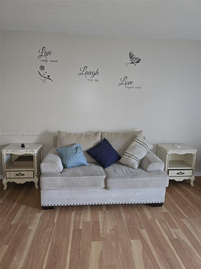 Photo - 314 S J St Unit 7