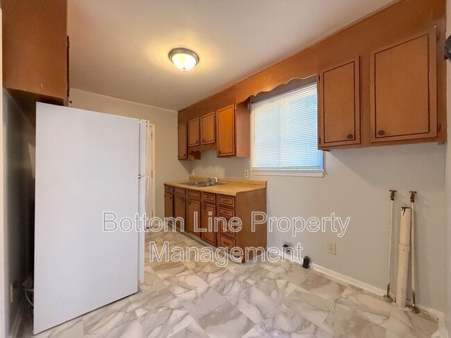 Photo - 3021 Marlborough Rd