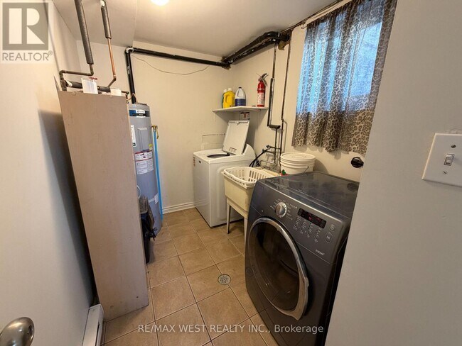 Photo - 1191 Simcoe St S