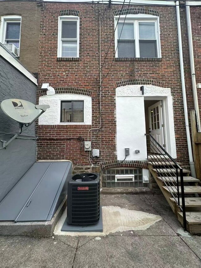 Photo - 2b2b house in south Philly Available now