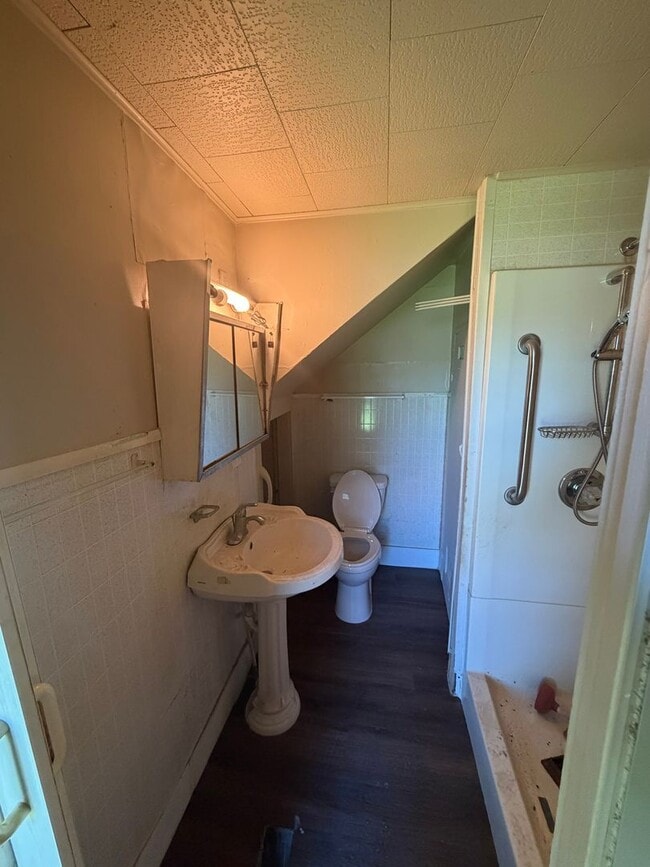 Photo - 3 Bedroom 1 Bath Home For Rent