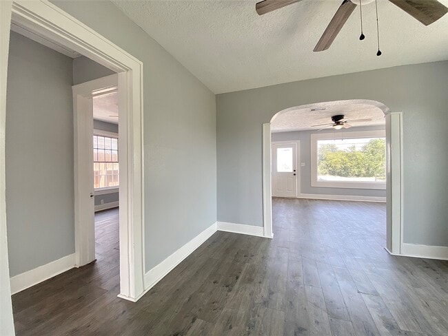 Photo - 2371 Broadway St