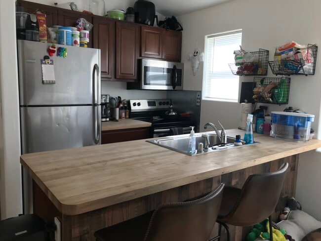 Building Photo - 310 First St Unit 2