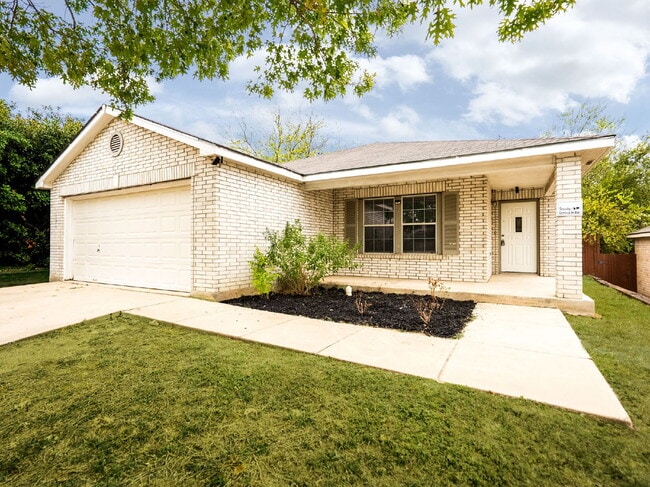 Photo - Charming 4-Bedroom Sanctuary - Spacious Living Awaits