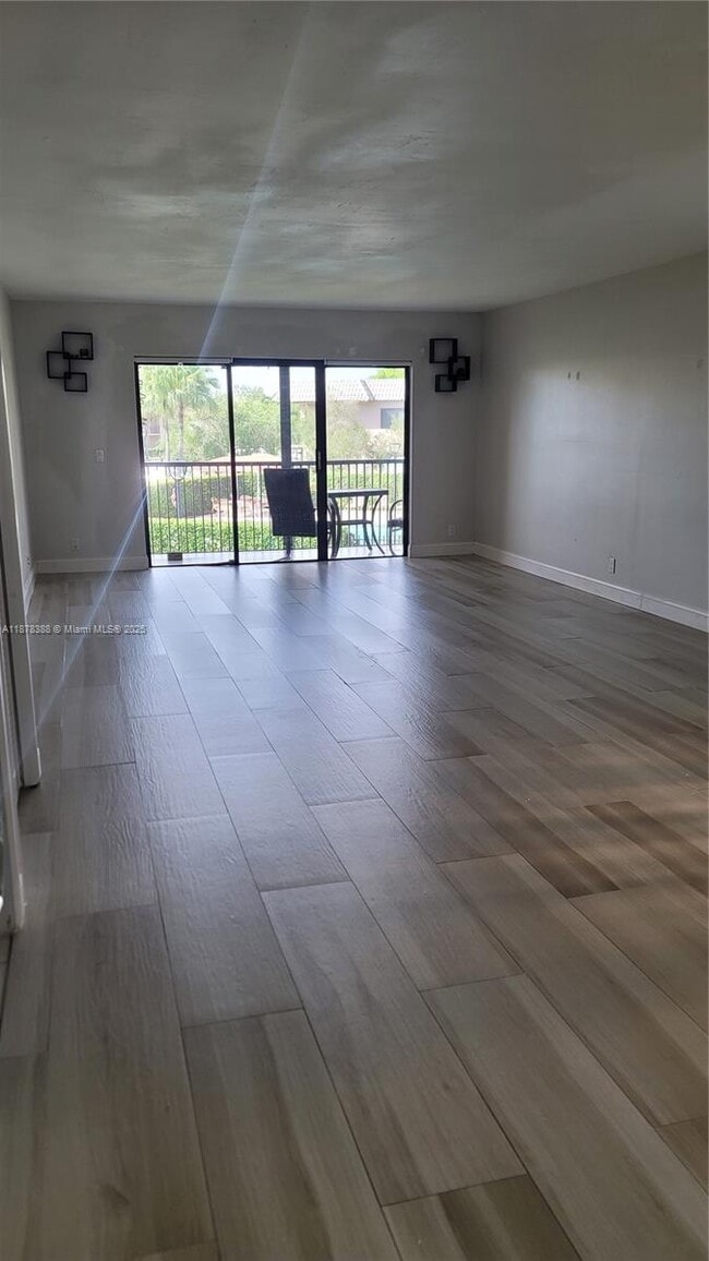 Photo - 330 Racquet Club Rd Unit 204