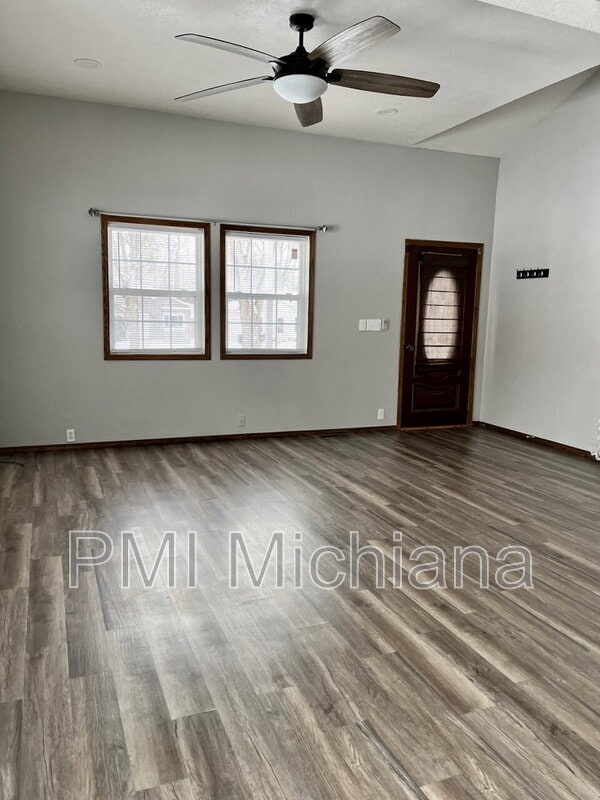 Photo - 19901 Oakdale Ave