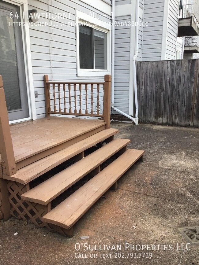 Photo - 64 Hawthorne Ct NE