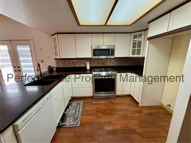 Photo - Beautiful 3 Bed/2 Bath NW Bakersfield Home...