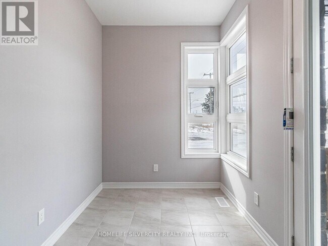Photo - 215 Southworth St N