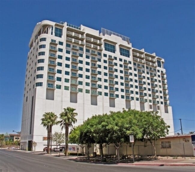 AMAZING VIEWS FROM YOUR 12TH FLOOR BALCONY... - AMAZING VIEWS FROM YOUR 12TH FLOOR BALCONY... Condo Unit 1210