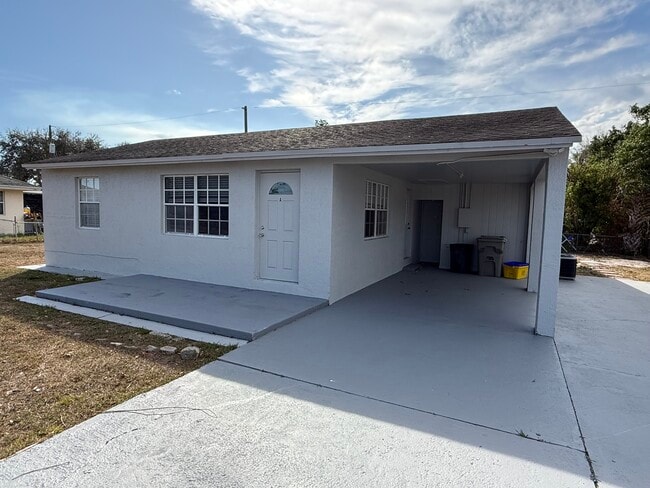 Building Photo - 1539 Magnolia Dr