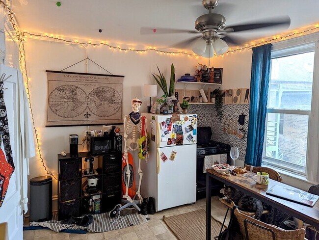 Photo - 1325 W 18th St