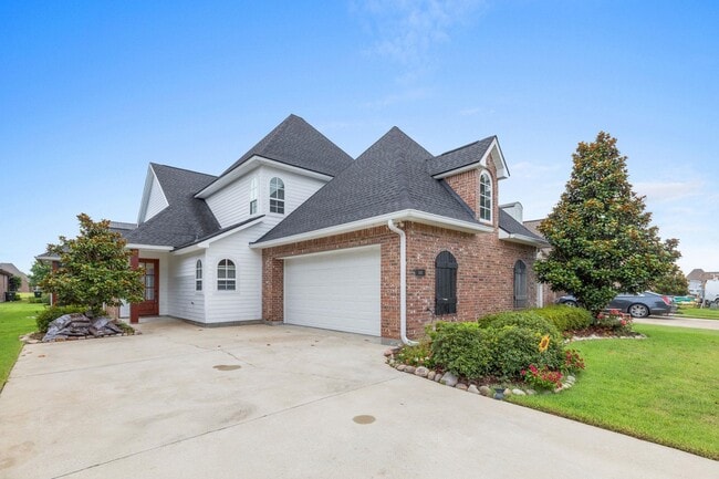 Building Photo - 5831 Weeping Willow Dr