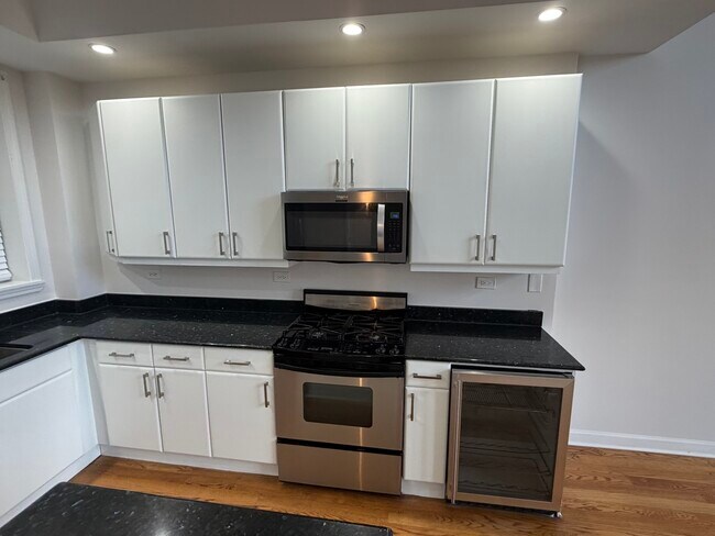 Photo - 1347 N Sedgwick St Unit 4N