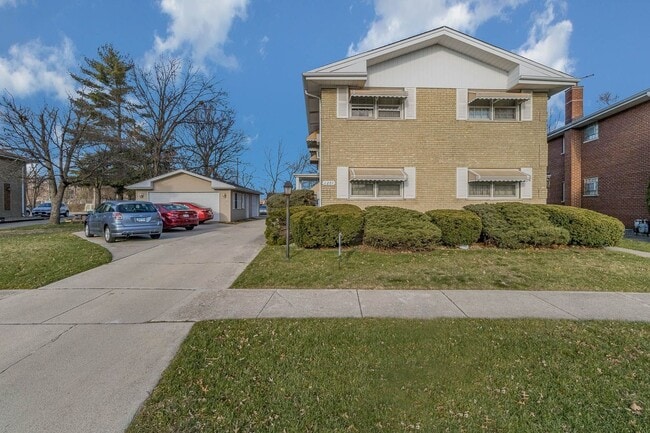 Building Photo - 2284 182nd Pl Unit 2B Rental