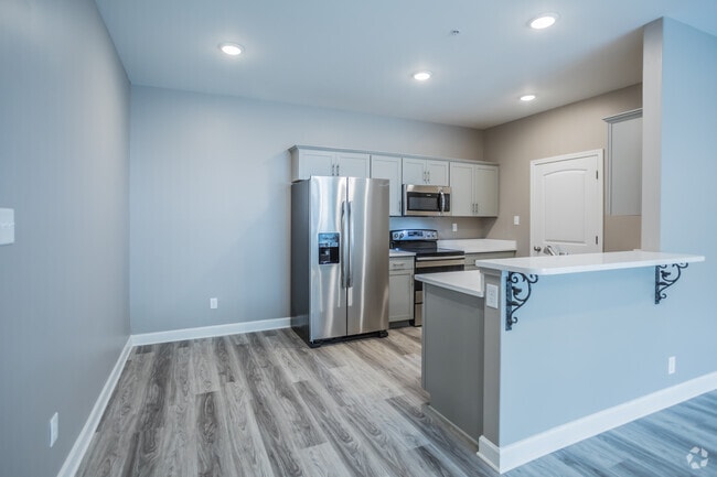 2 BR, 2 BA - 1000 SF