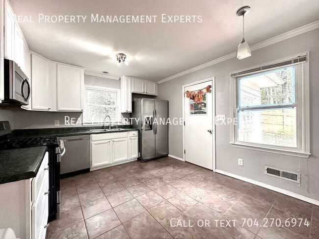 Photo - 4429 Firwood Ln